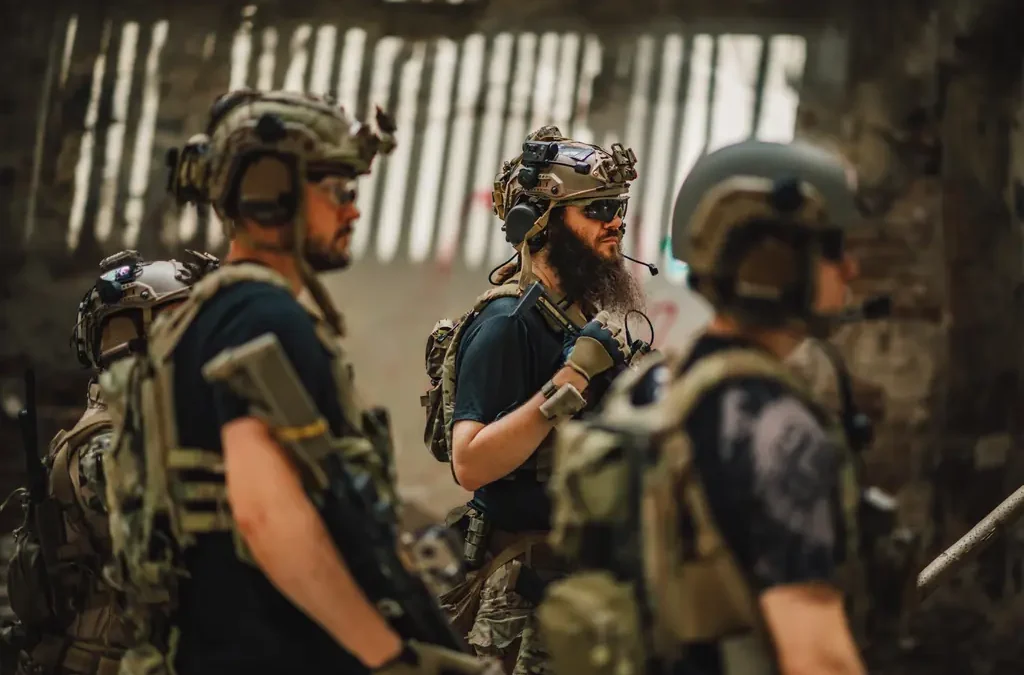 Taktik yelek ve hücum yeleği